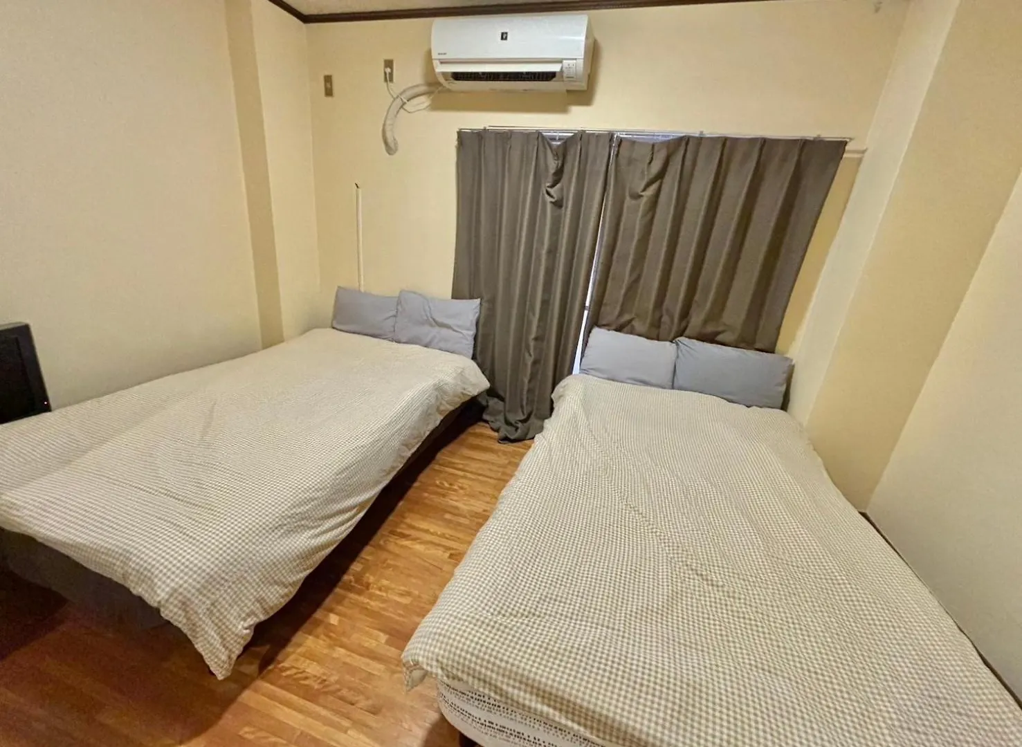 Three Beds Apartment With Kitchen By Shinsaibashi Osaka Japan